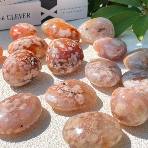 Flower Agate Palm Stone - Picture 1 of 2